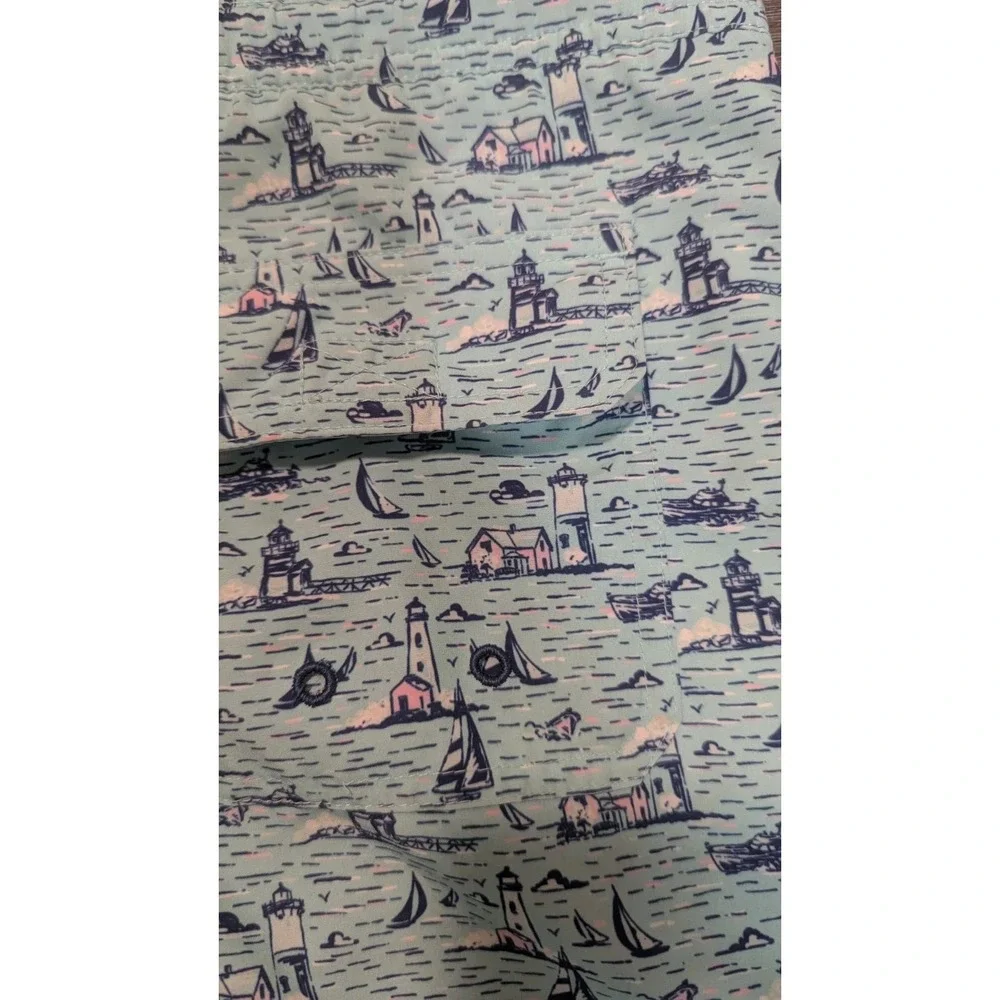 Vineyard Vines Men M Shorts Sail Boat Lighthouse Lined Swim Trunks Inside Pocket